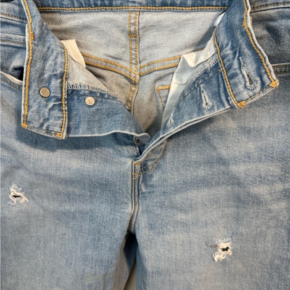 Levi's Light Blue Distressed Skinny Jeans - Picture 2 of 9